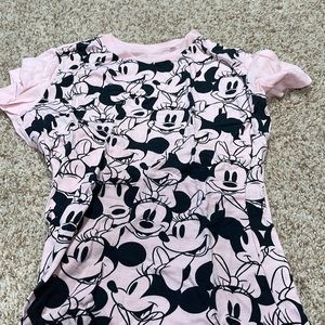 Uniqlo Minnie pink women’s tshirt